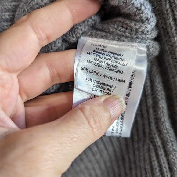 Paule Ka Paris Gray Cashmere Wool Sweater with Cape, Size Small - Picture 5 of 7